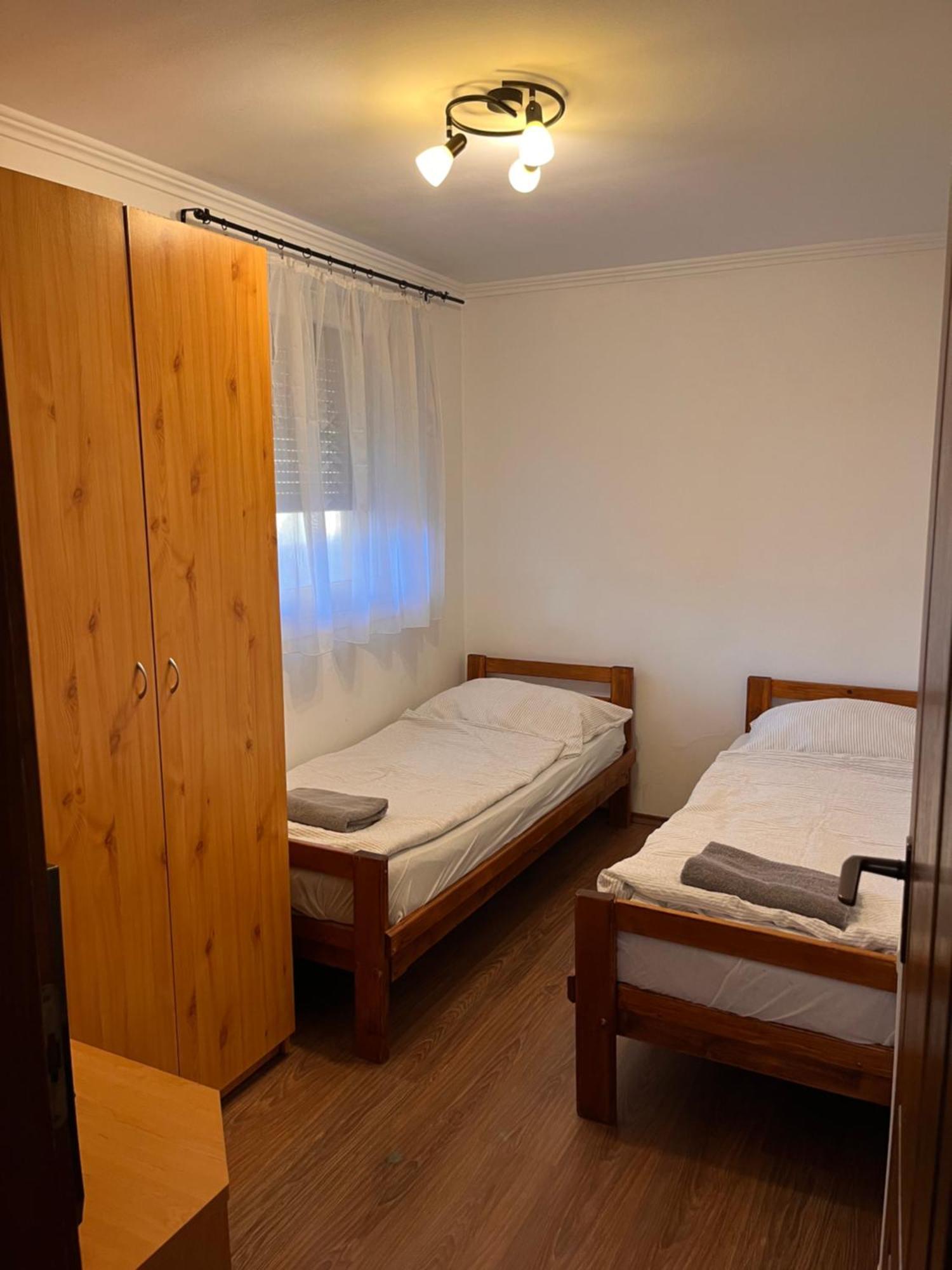 Belvárosi Panzió Pápa Esterno foto
